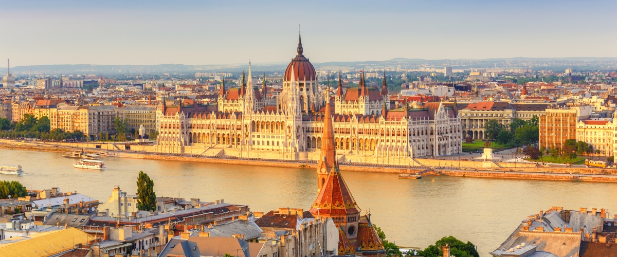 Budapest city skyline at Hungarian Parliament and Danube River, Budapest, Hungary