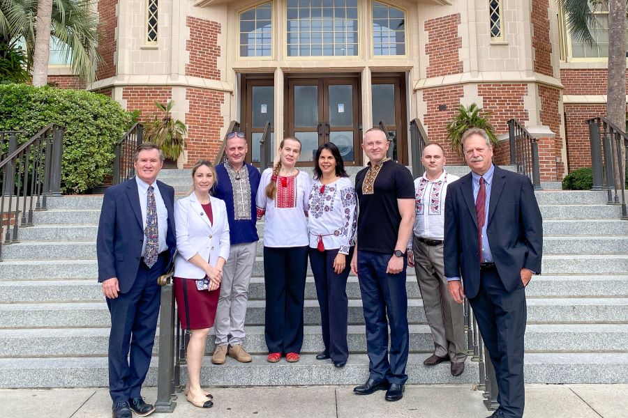 BridgeUSA Participants with FSU Staff 